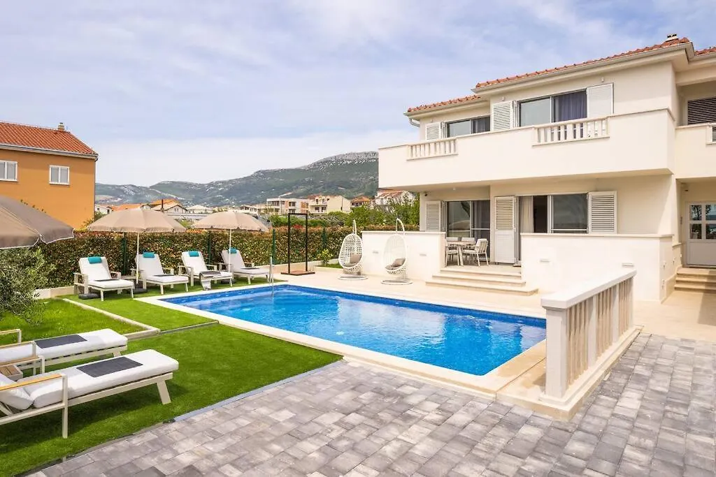 Villa Bachin Kastela Hırvatistan